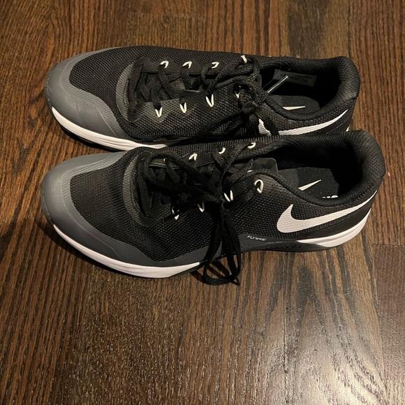 Nike Metcon sneakers 9.5 - Picture 2 of 6